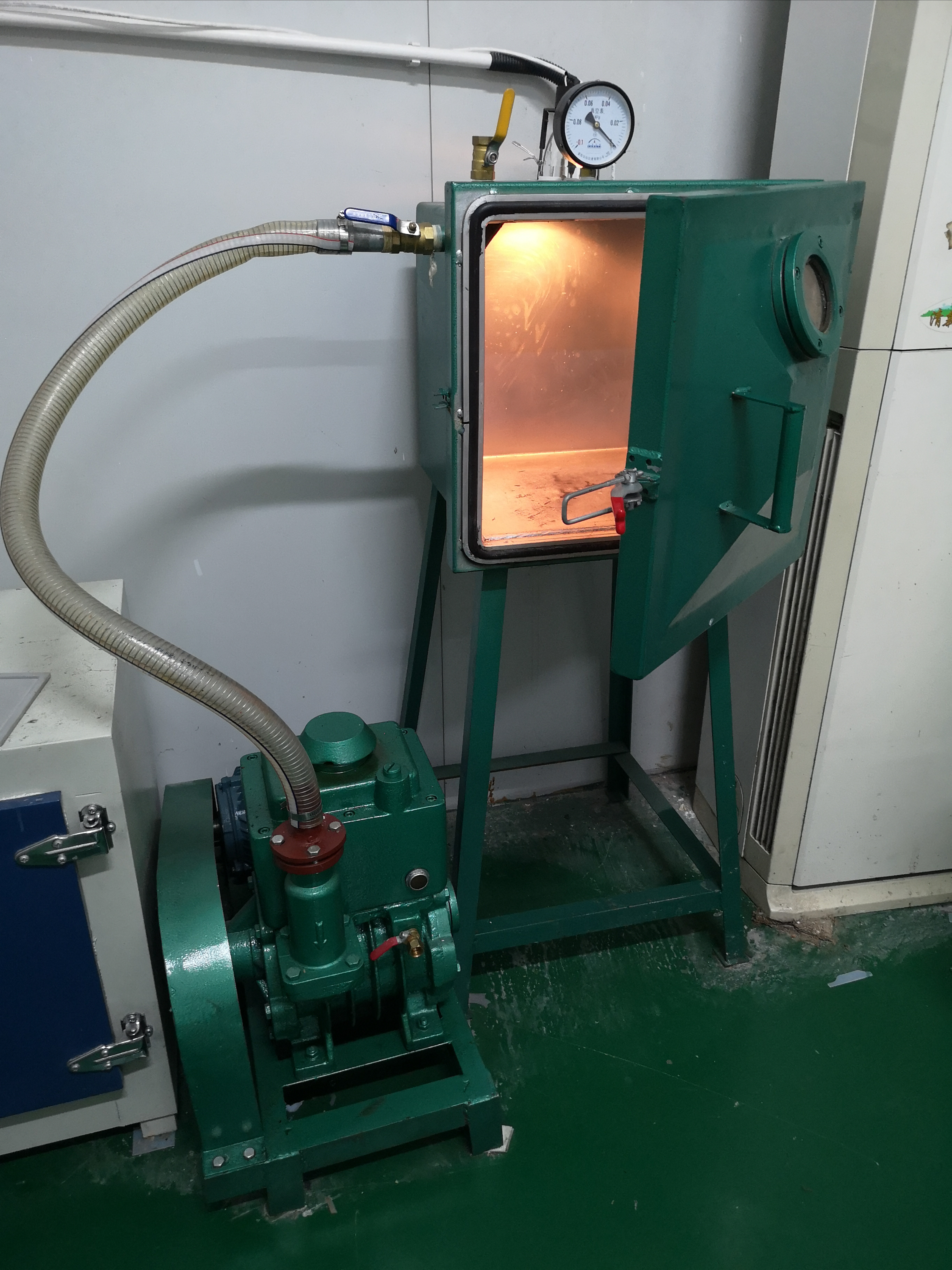 如何操作工藝品模具硅膠翻模？